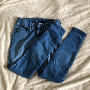 Low rise skinny jeans